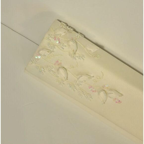 Things Remembered Vintage Cream Silk Beaded Clutch Bag - Picture 3 of 9